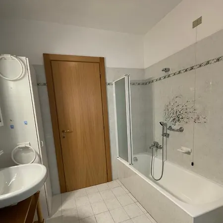 Apartment Cozy With Private Parking On Domaso's Lakeside - Larihome A09 *