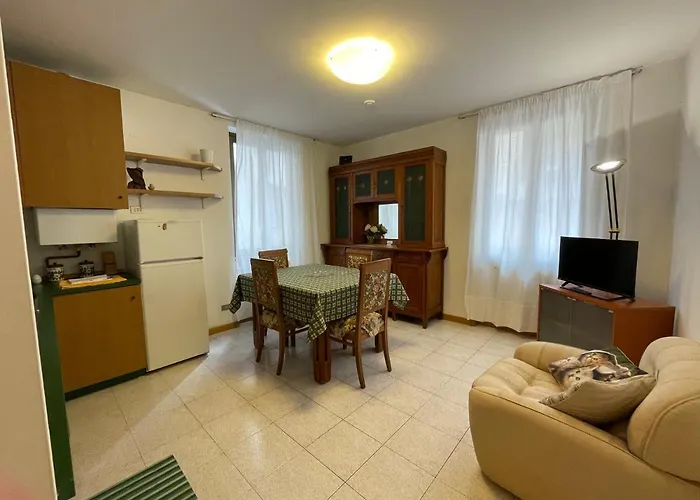 Cozy With Private Parking On Domaso's Lakeside - Larihome A09 Апартаменты *