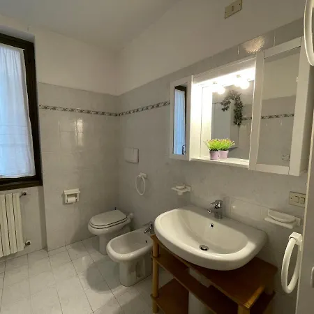 Cozy With Private Parking On Domaso's Lakeside - Larihome A09 Apartament *